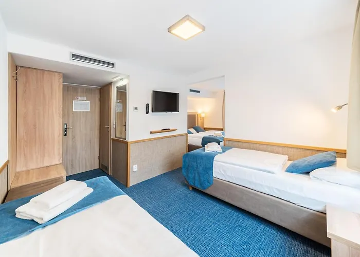 Botel Racek 3*