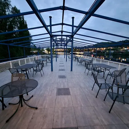 Racek Hotel na wodzie