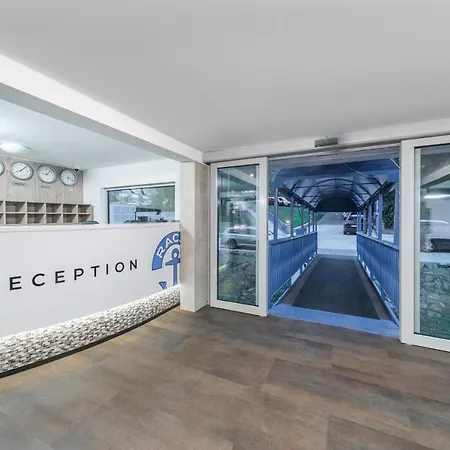 Hotel na wodzie Racek 3*