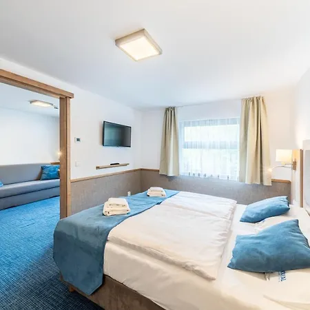 Racek Hotel na wodzie Praga