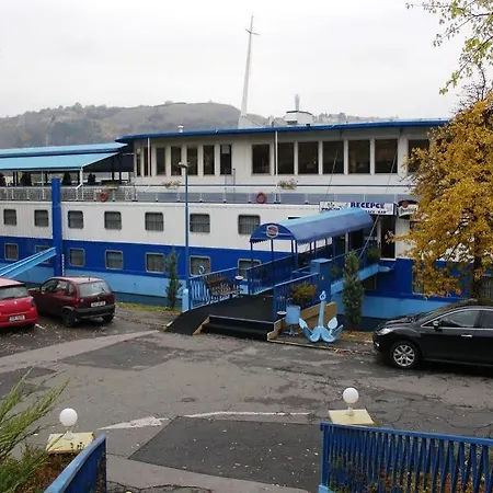 Bateau-hôtel Racek 3*