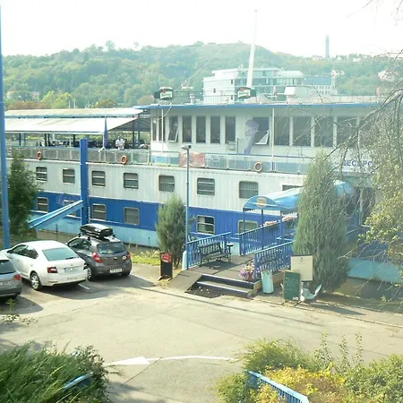 Racek Hotel na wodzie
