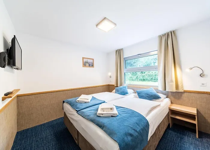 Botel Racek 3*