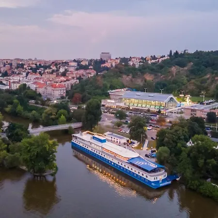 Hotel na wodzie Racek 3*